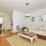 Sun Apartment *