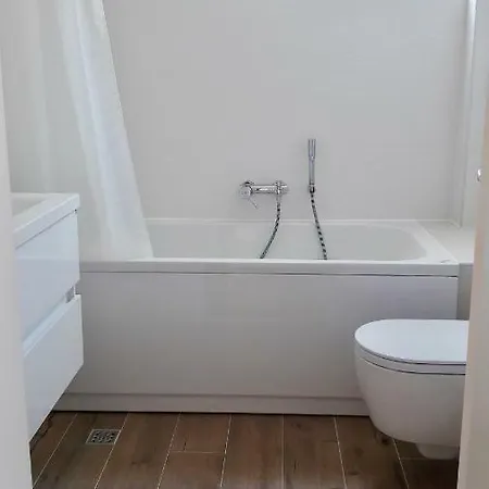 Sun Apartment *